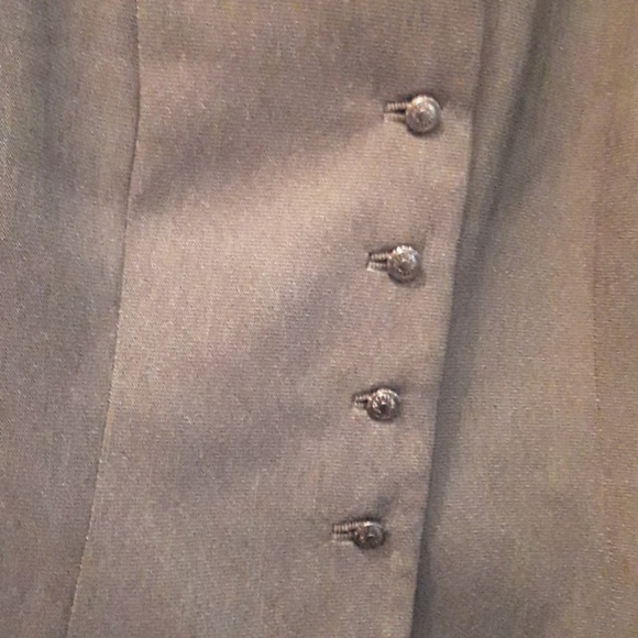 Suit - Picture 3 of 5